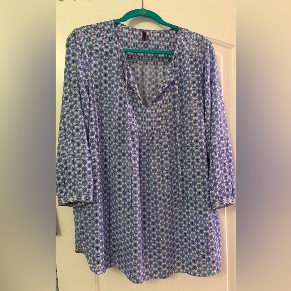 NYDJ Women's Blue Patterned V-Neck Tunic Top L